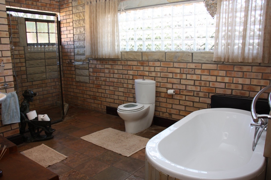 4 Bedroom Property for Sale in Universitas Free State